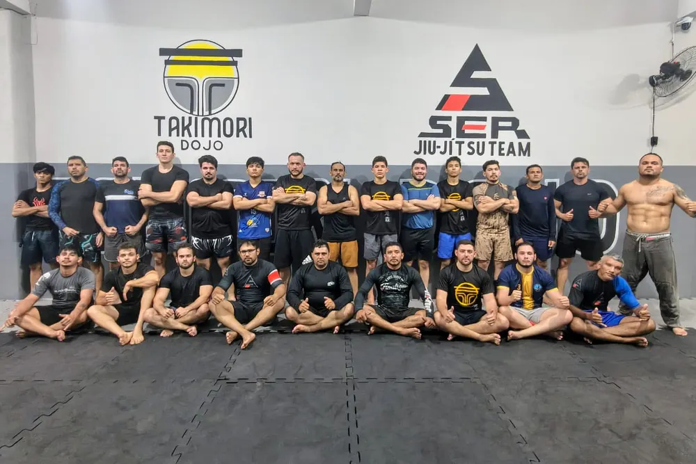 Turma completa do TAKIMORI Dojo reunida no tatame